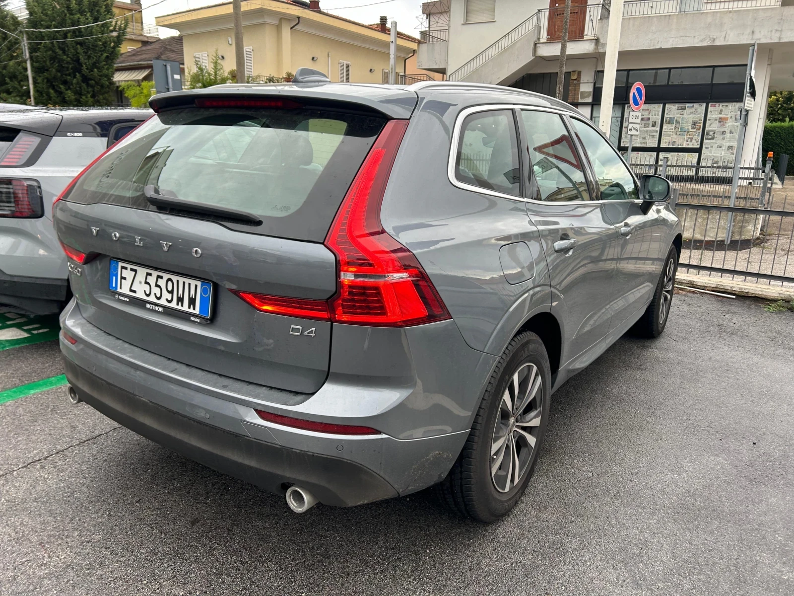 Volvo XC60 (КАТО НОВА) - изображение 3