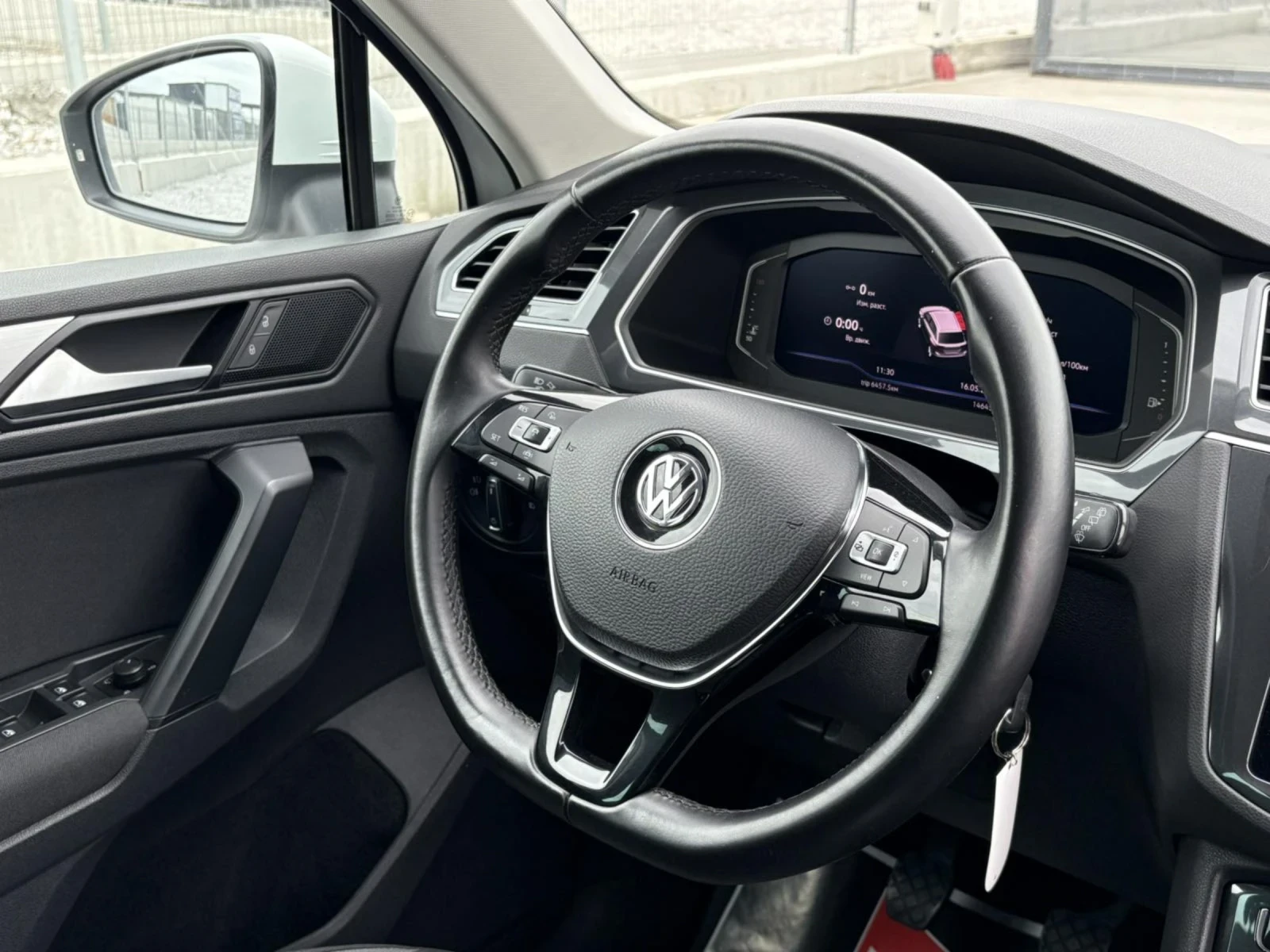 VW Tiguan Капарирана/Продадена  - изображение 8