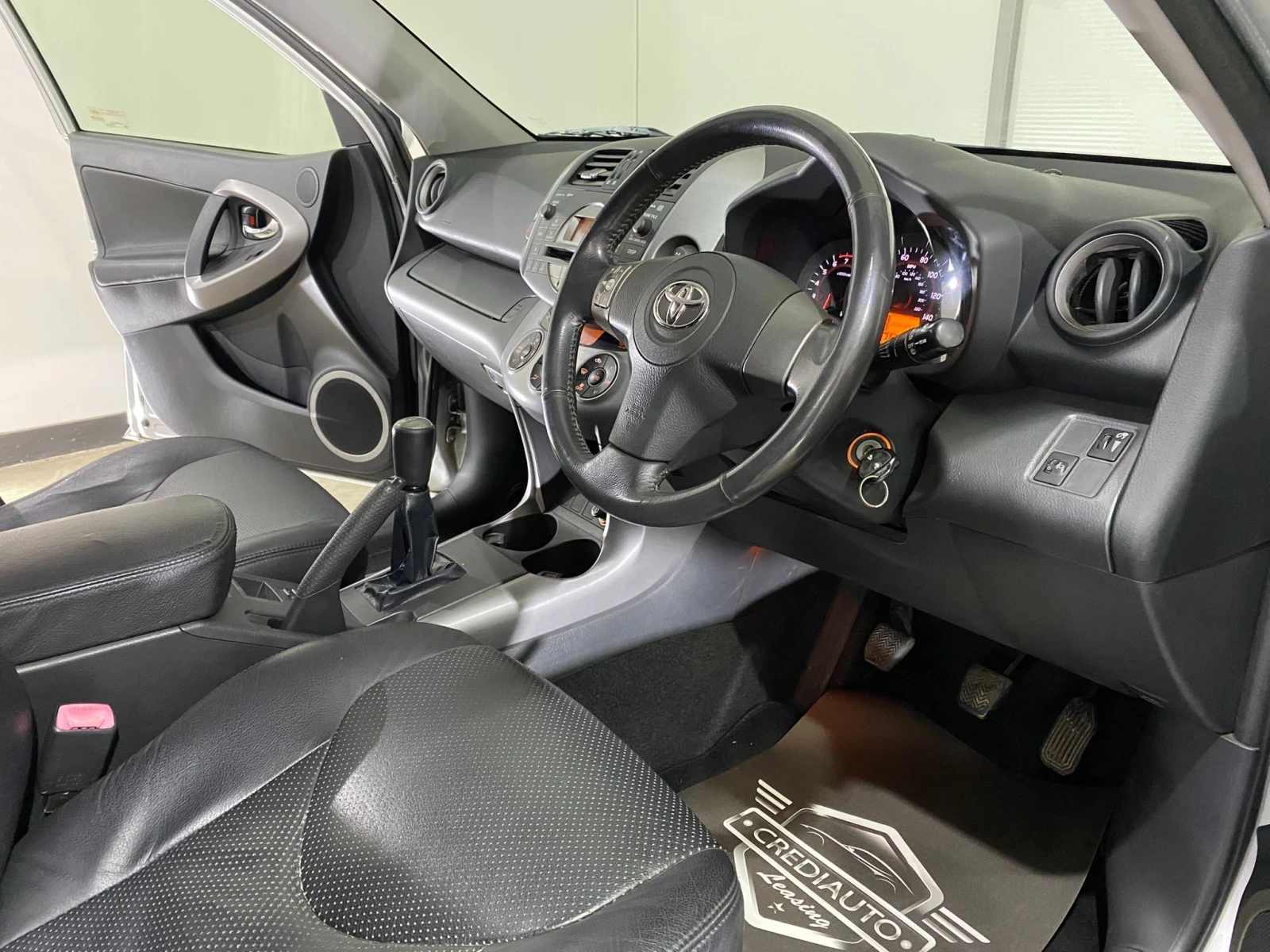 Toyota Rav4  - изображение 7