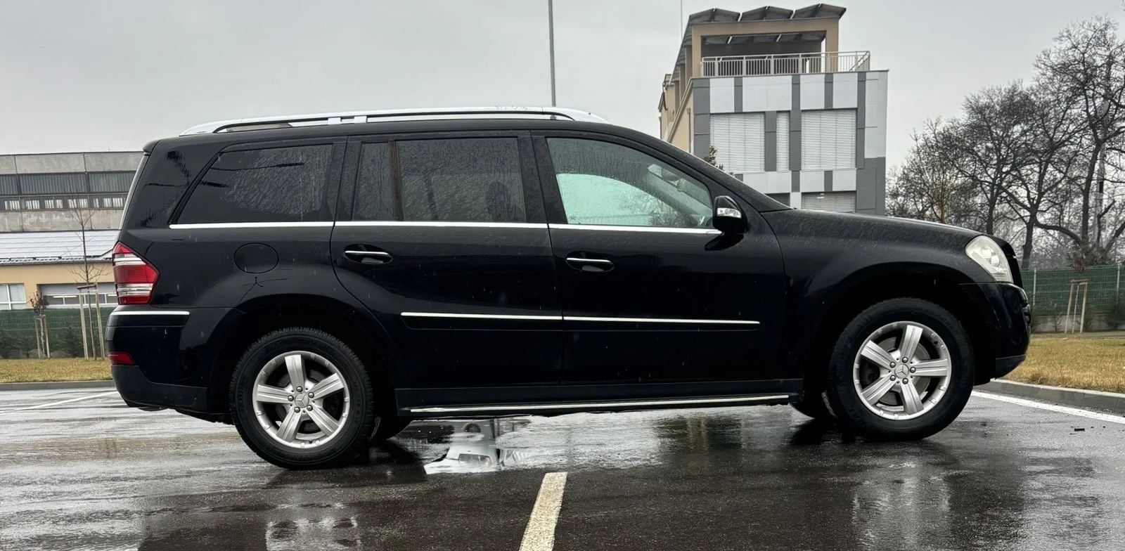 Mercedes-Benz GL 320 ПеРФЕКТНО СЪСТОЯНИЕ / РЕГИСТРИРАН/ ОБСЛУЖЕН/ - изображение 4