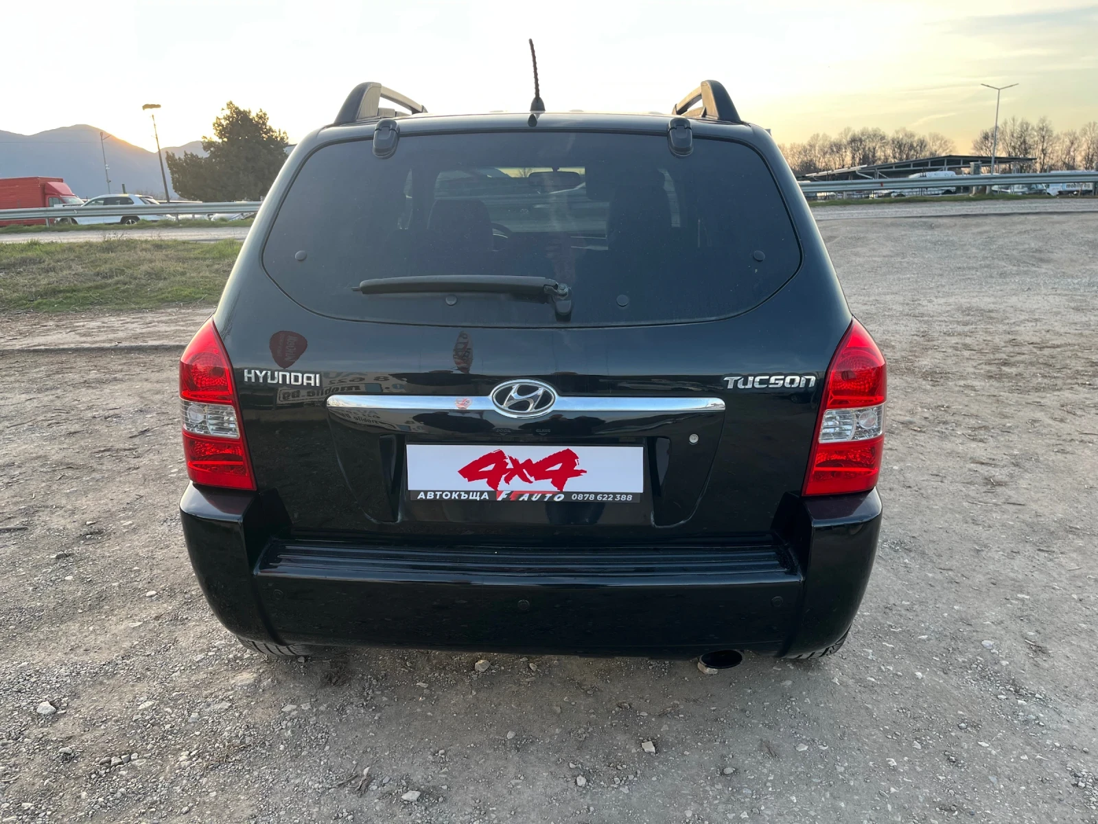 Hyundai Tucson 2.0i-140-GAS-4x4-ITALIA, снимка 10 - Автомобили и джипове - 53807133