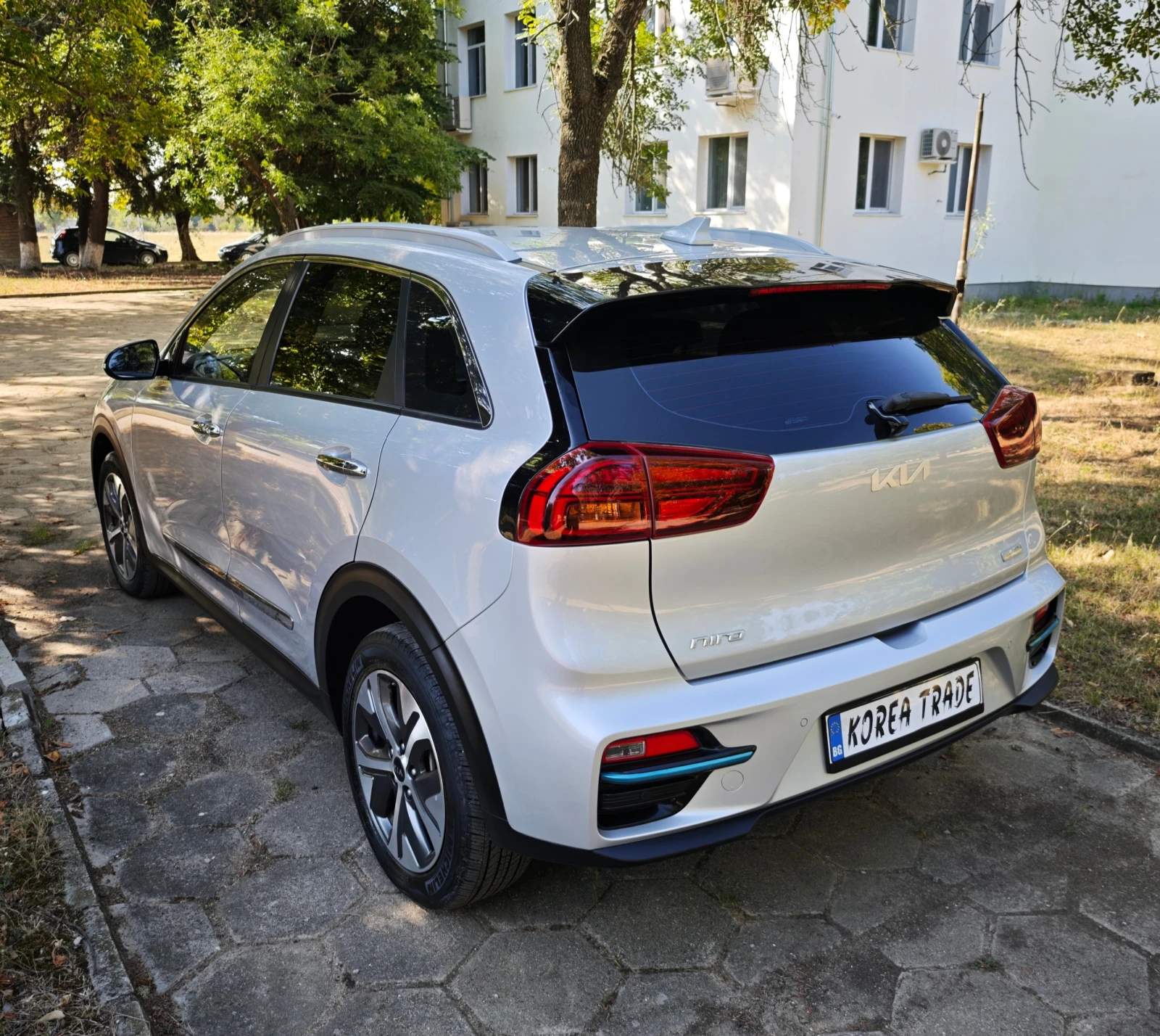 Kia Niro 64 kW, снимка 6 - Автомобили и джипове - 56165842