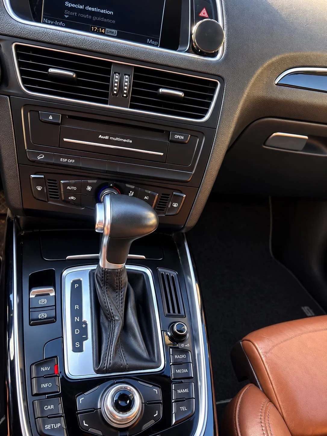 Audi Q5 S - LINE 3.0 TDI 239 ps, снимка 13 - Автомобили и джипове - 56714342