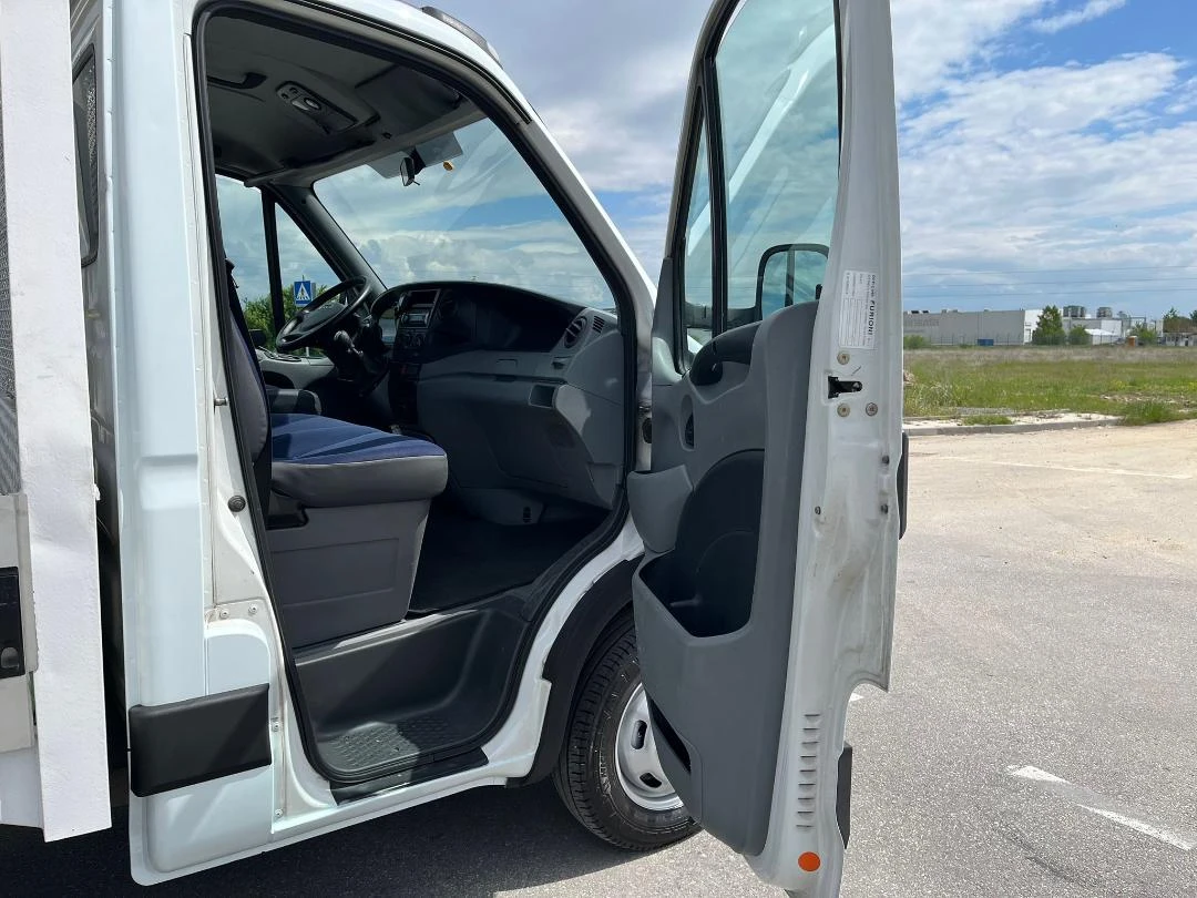Iveco Daily 35C15 3.0L 150KC 3.5T 4.40M Клима* ПЕРФЕКТЕН, снимка 10 - Бусове и автобуси - 54460905