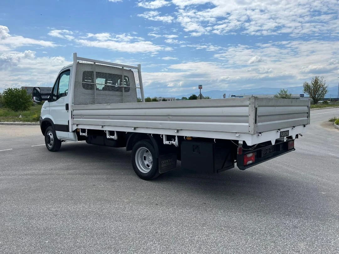 Iveco Daily 35C15 3.0L 150KC 3.5T 4.40M Клима* ПЕРФЕКТЕН, снимка 3 - Бусове и автобуси - 54460905