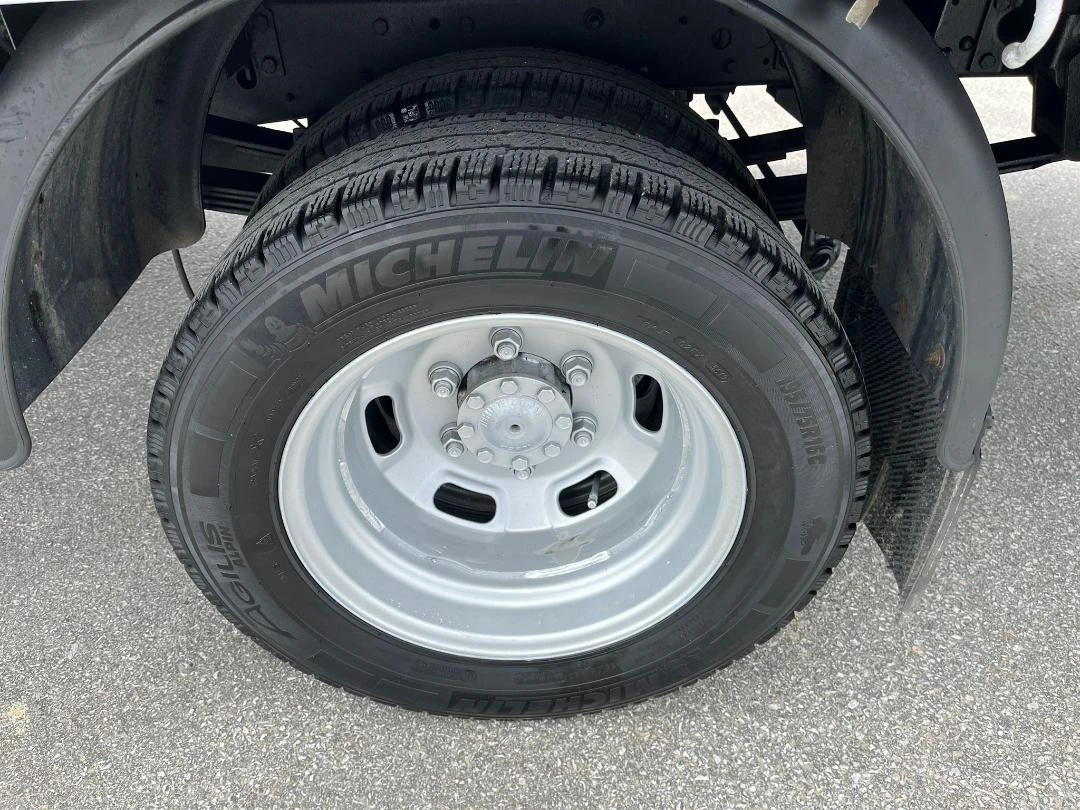 Iveco Daily 35C15 3.0L 150KC 3.5T 4.40M Клима* ПЕРФЕКТЕН, снимка 8 - Бусове и автобуси - 54460905