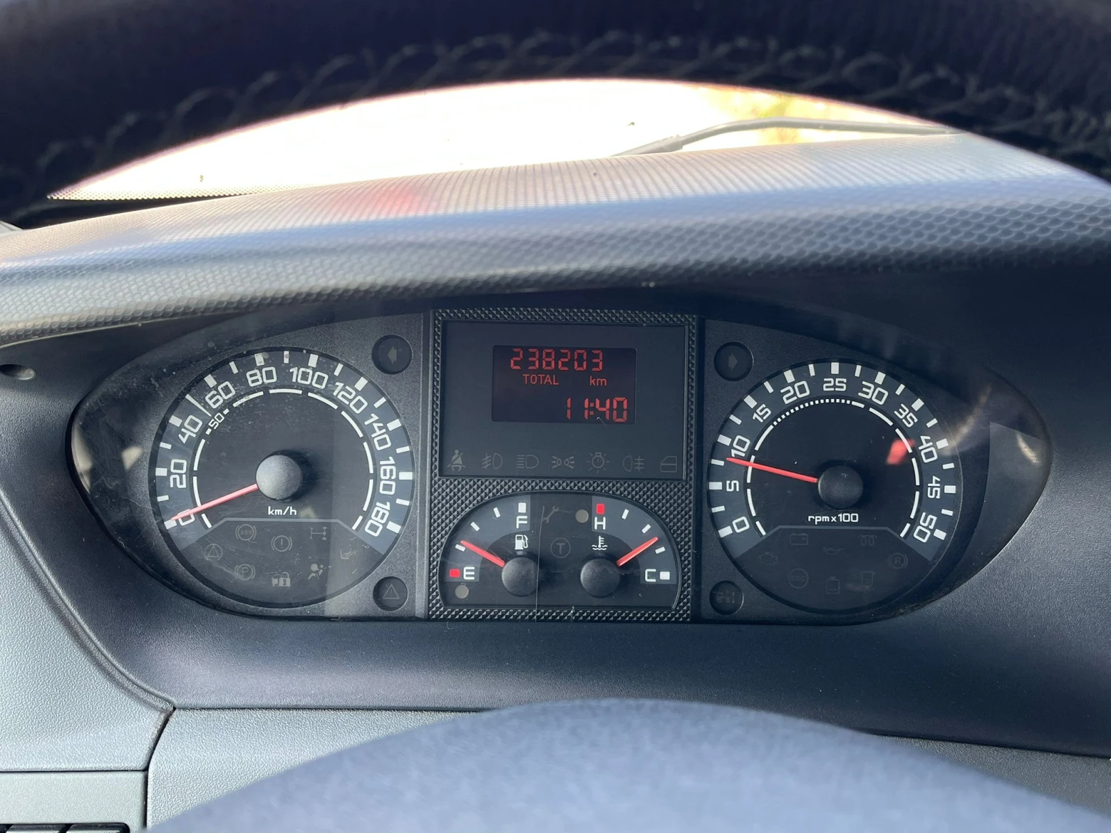 Iveco Daily 35C15 3.0L 150KC 3.5T 4.40M Клима* ПЕРФЕКТЕН, снимка 13 - Бусове и автобуси - 54460905