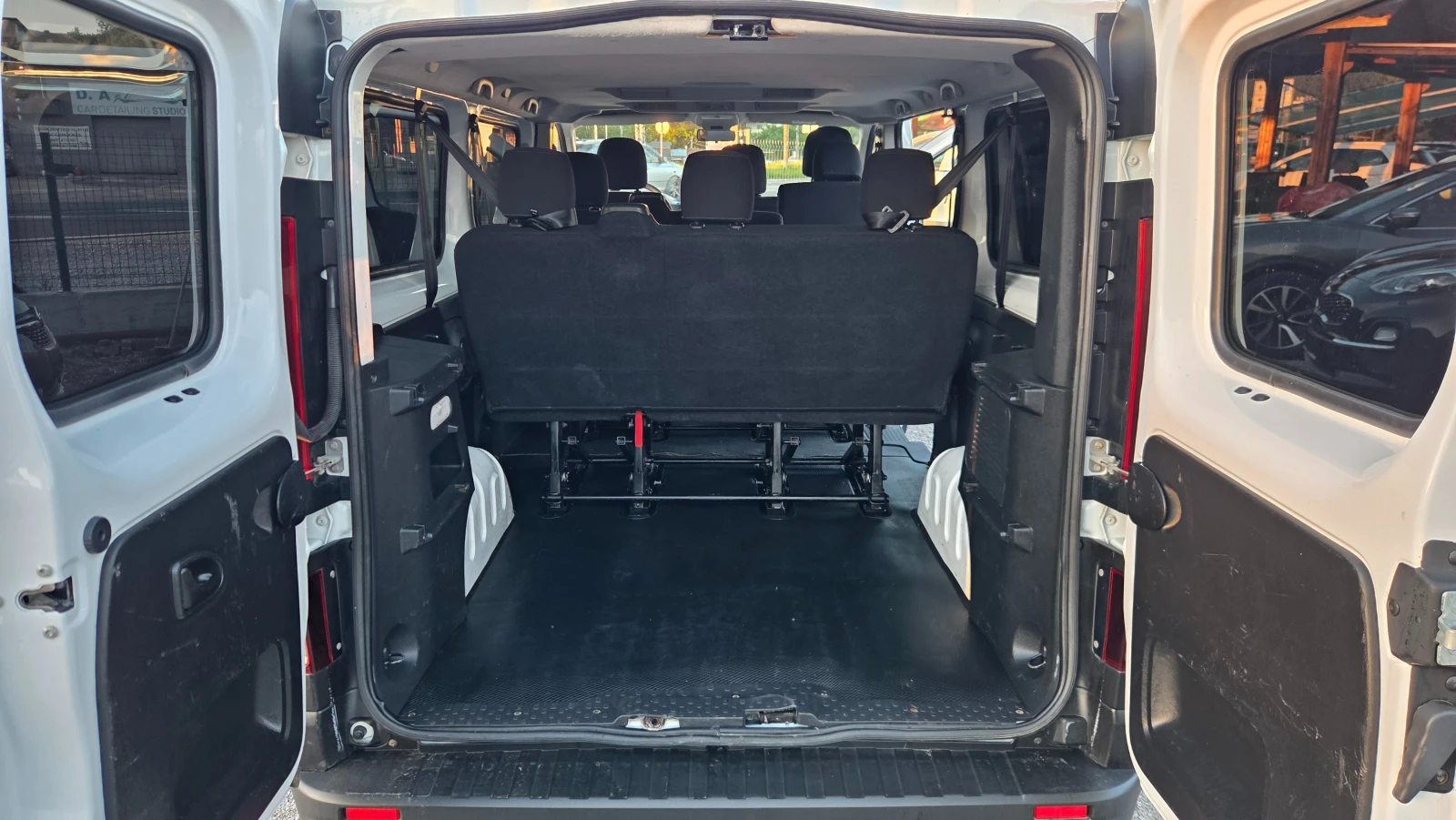 Renault Trafic 2.0 dCi LONG 8+ 1m., снимка 14 - Бусове и автобуси - 54730004