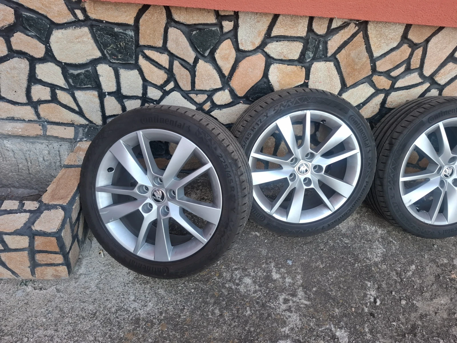 ���� � ������ 225/45R17 �� Audi A4 | Mobile.bg � ����������� 2