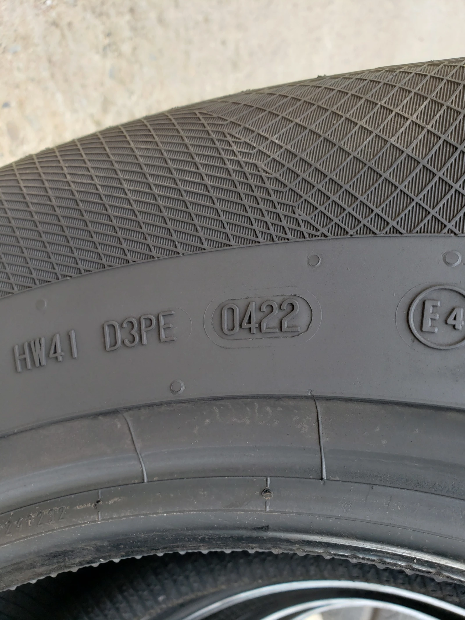 Гуми Зимни 235/65R17, снимка 6 - Гуми и джанти - 56223835