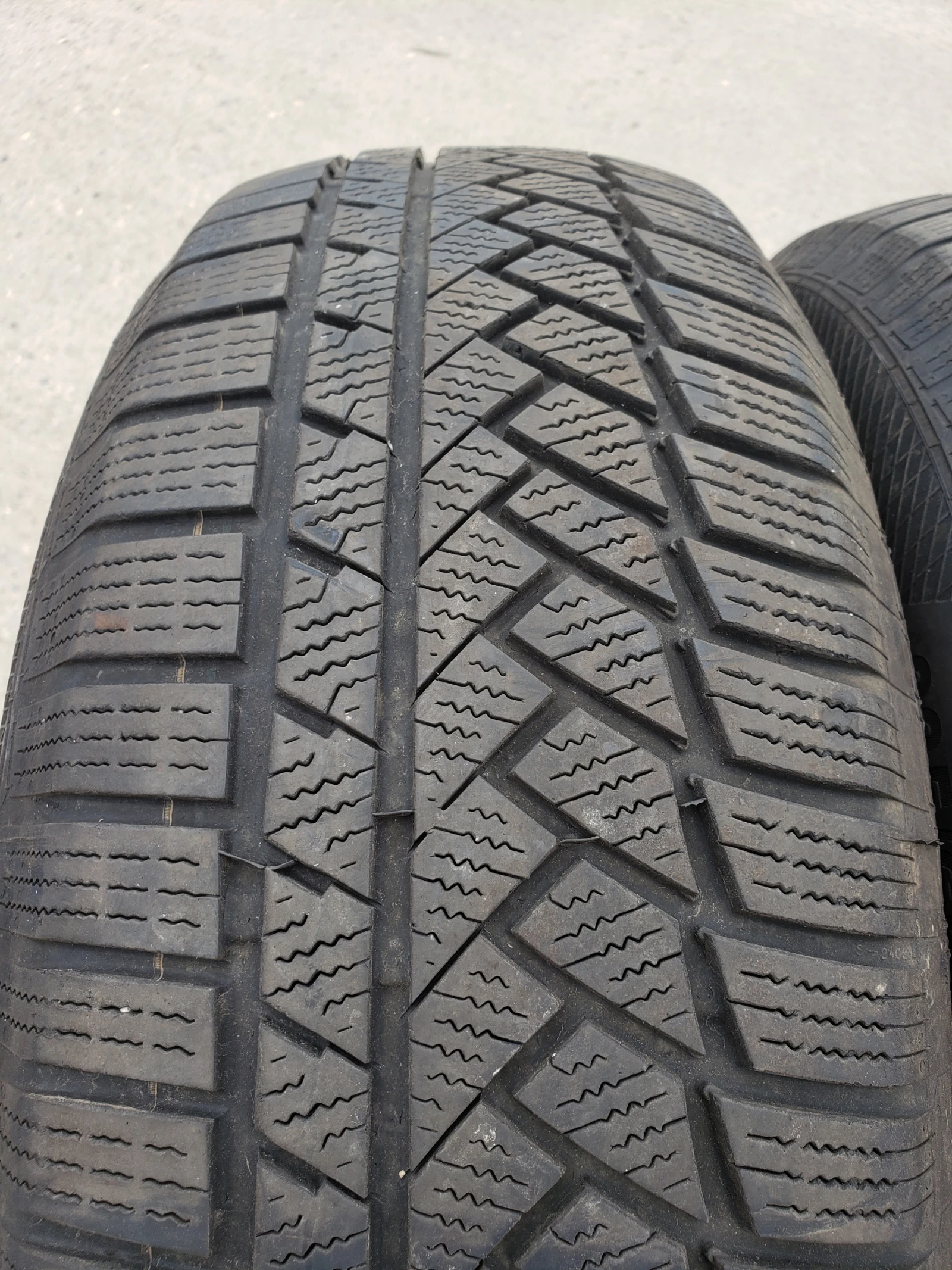 Гуми Зимни 235/65R17