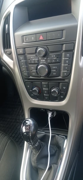 Opel Astra 1.4 turbo , снимка 15