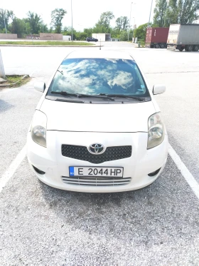Toyota Yaris 1.3vvt 86 - 3777 € / 7387.17 лв. - 17858422 11