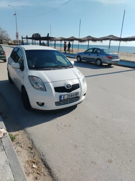 Toyota Yaris 1.3vvt 86 - 3777 € / 7387.17 лв. - 17858422 3