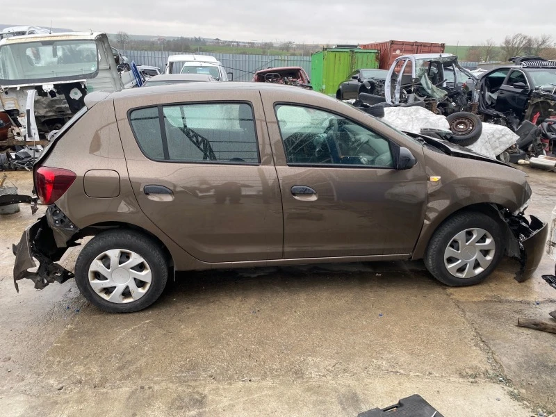 Dacia Sandero 1.0 SCe, снимка 3 - Автомобили и джипове - 44977604