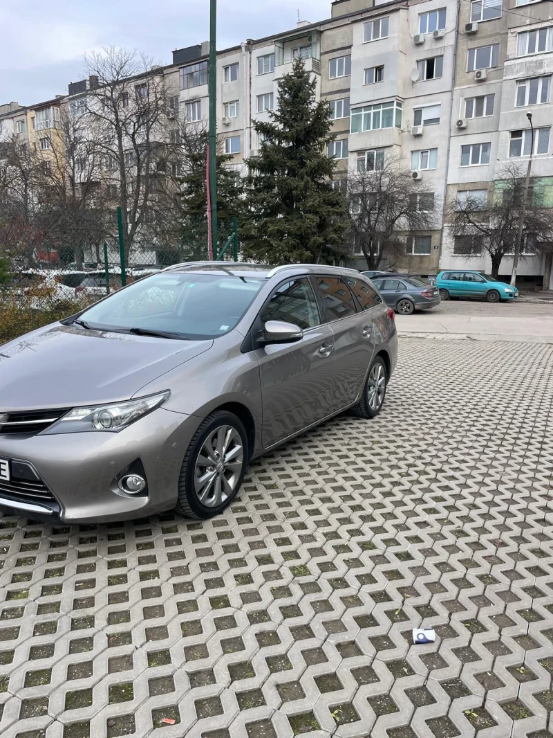 Toyota Auris, снимка 4 - Автомобили и джипове - 48349487