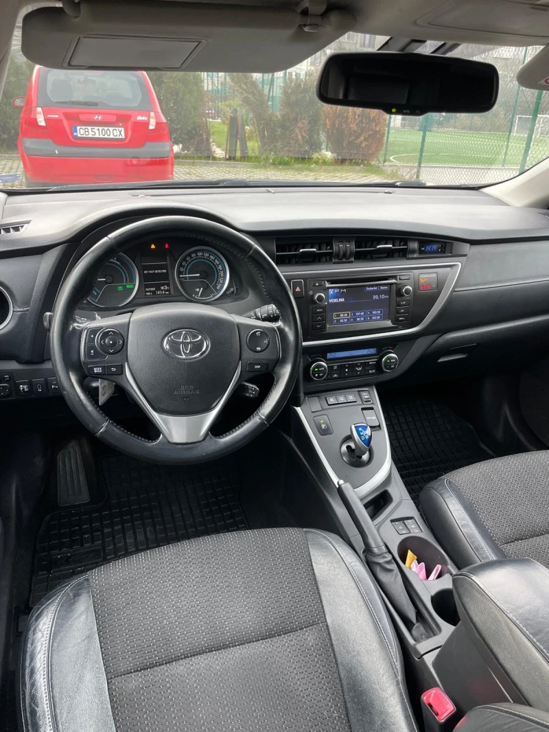 Toyota Auris, снимка 6 - Автомобили и джипове - 48349487