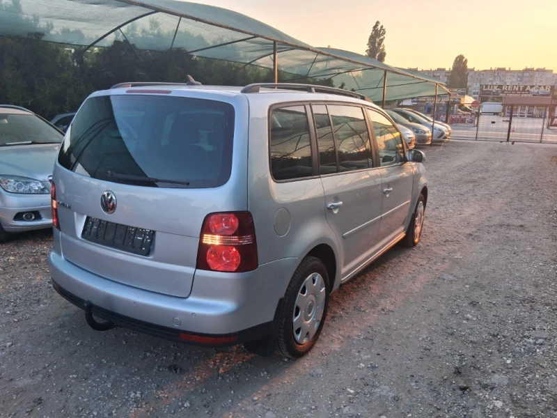 VW Touran АВТОМАТИК, снимка 5 - Автомобили и джипове - 51169724