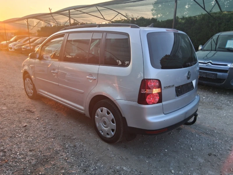 VW Touran АВТОМАТИК, снимка 4 - Автомобили и джипове - 51169724