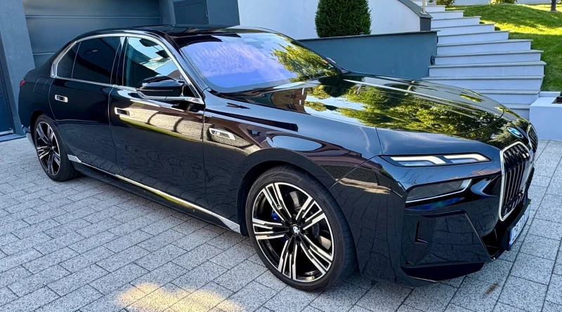 BMW 760 НАЛИЧЕН M760e/drive/Bower&Wilkinson