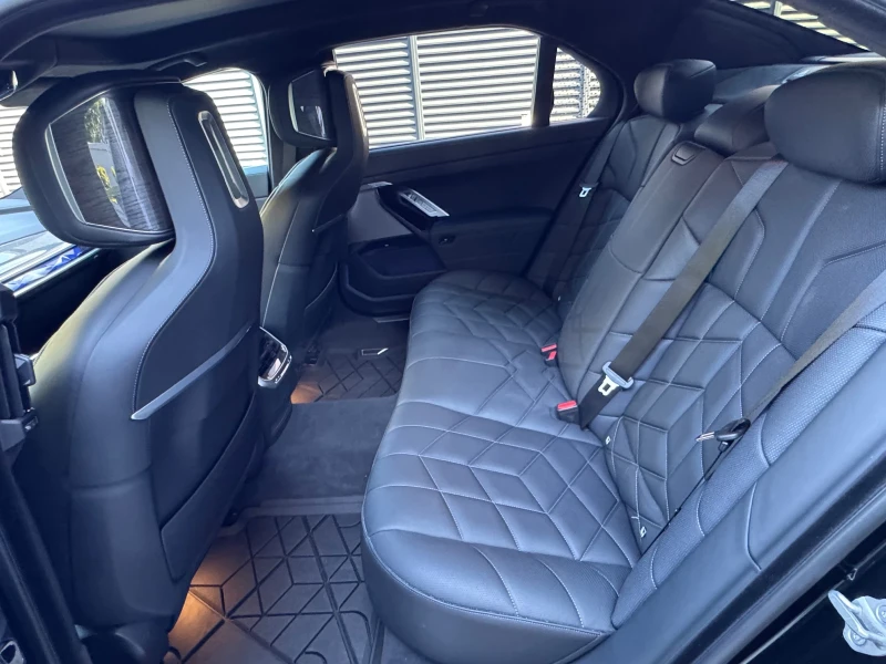 BMW 760 НАЛИЧЕН M760e/drive/Bower&Wilkinson, снимка 9 - Автомобили и джипове - 53041730