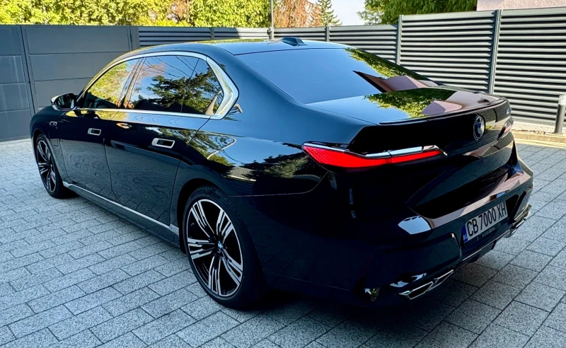 BMW 760 НАЛИЧЕН M760e/drive/Bower&Wilkinson, снимка 4 - Автомобили и джипове - 53041730