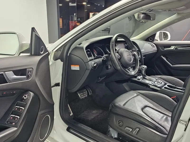 Audi A5 2.0 TDI Quattro, снимка 10 - Автомобили и джипове - 55013048