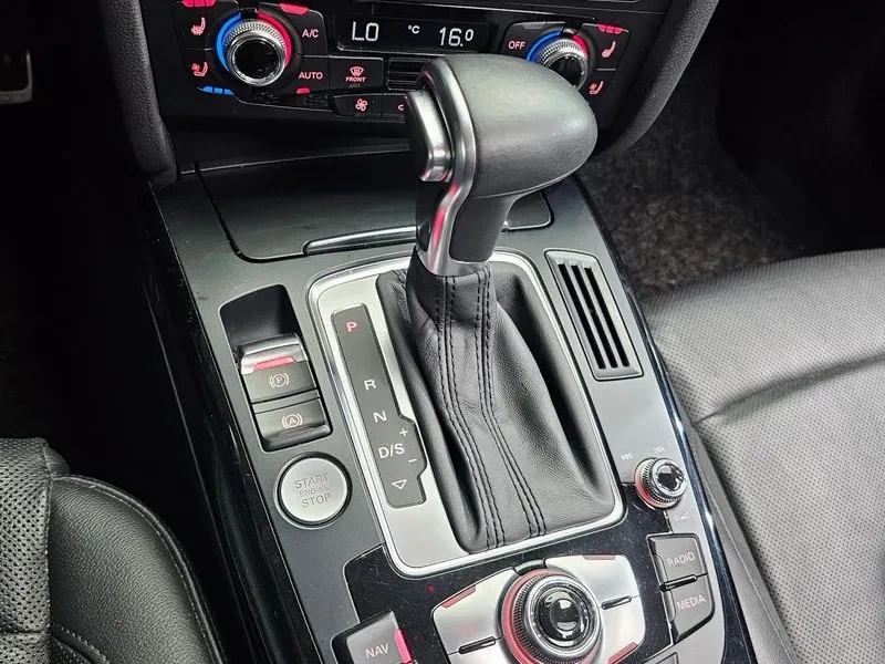 Audi A5 2.0 TDI Quattro, снимка 9 - Автомобили и джипове - 55013048