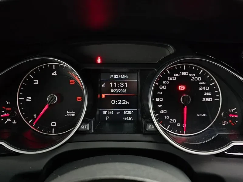 Audi A5 2.0 TDI Quattro, снимка 8 - Автомобили и джипове - 55013048