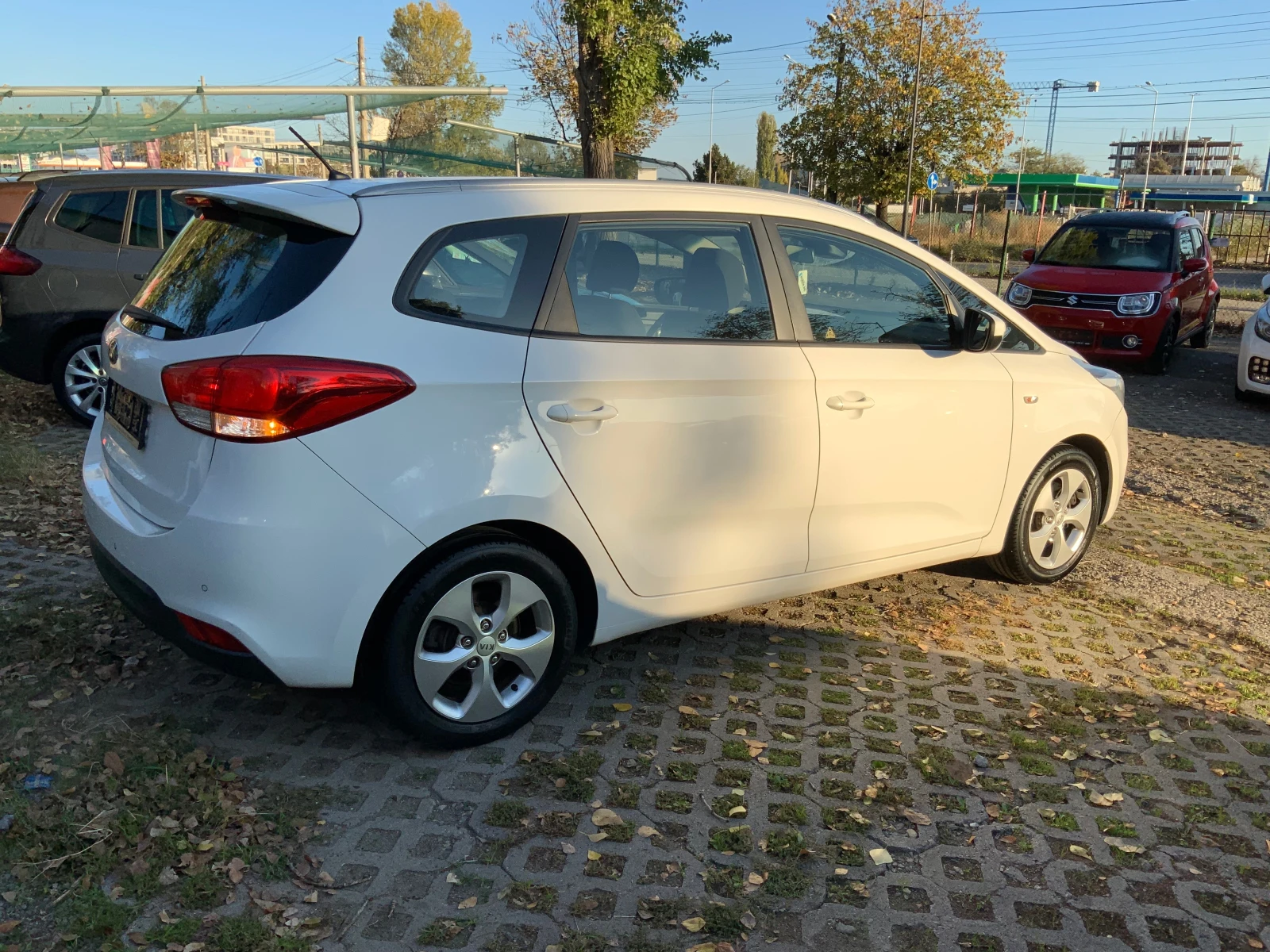 Kia Carens 1.6 16V / 7 места - изображение 2