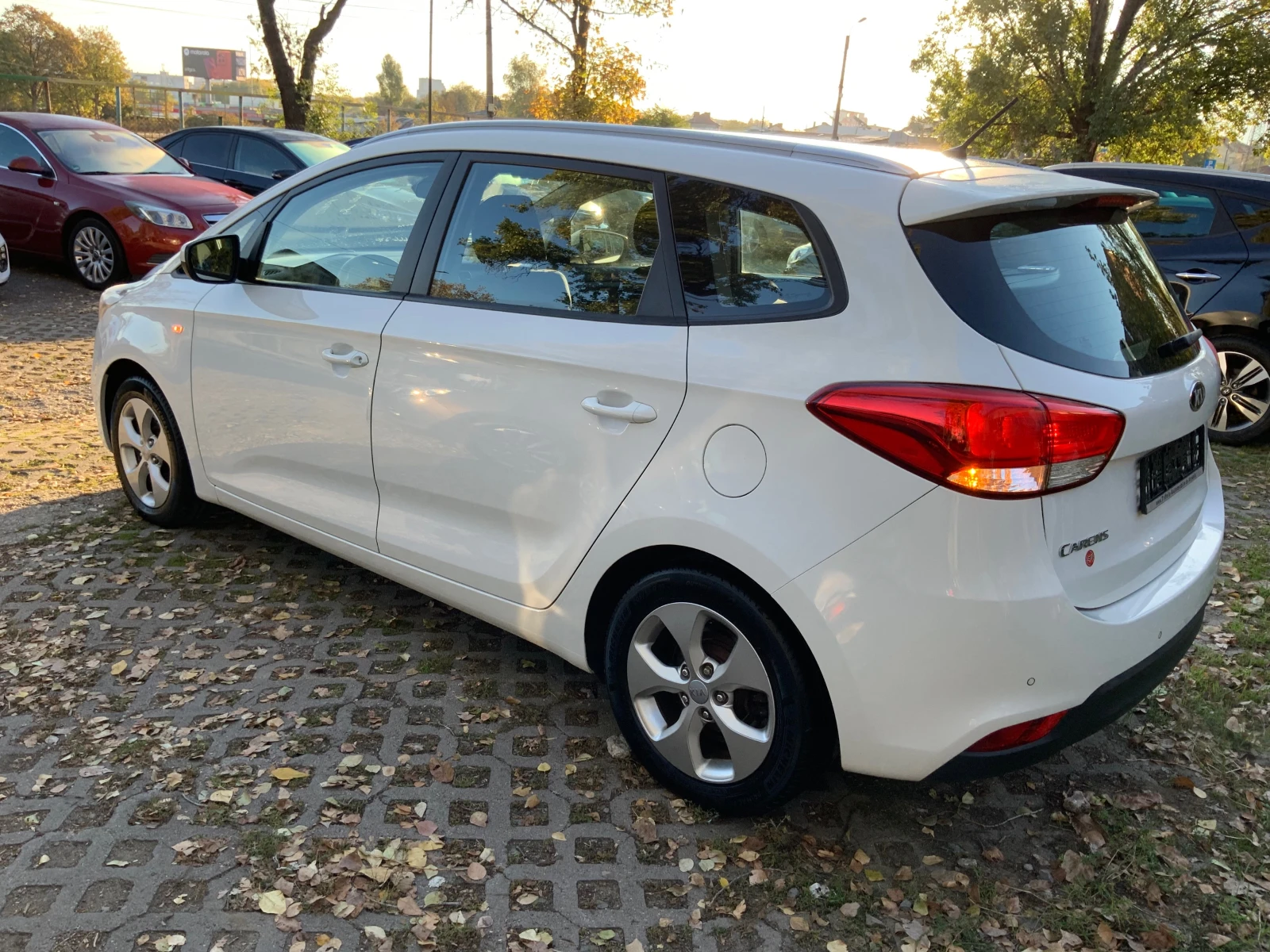 Kia Carens 1.6 16V / 7 места - изображение 6