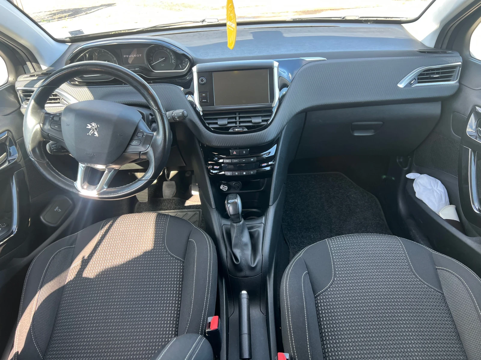 Peugeot 208 1.6BlueHDI 120.000km!!! Камера!!! - изображение 9