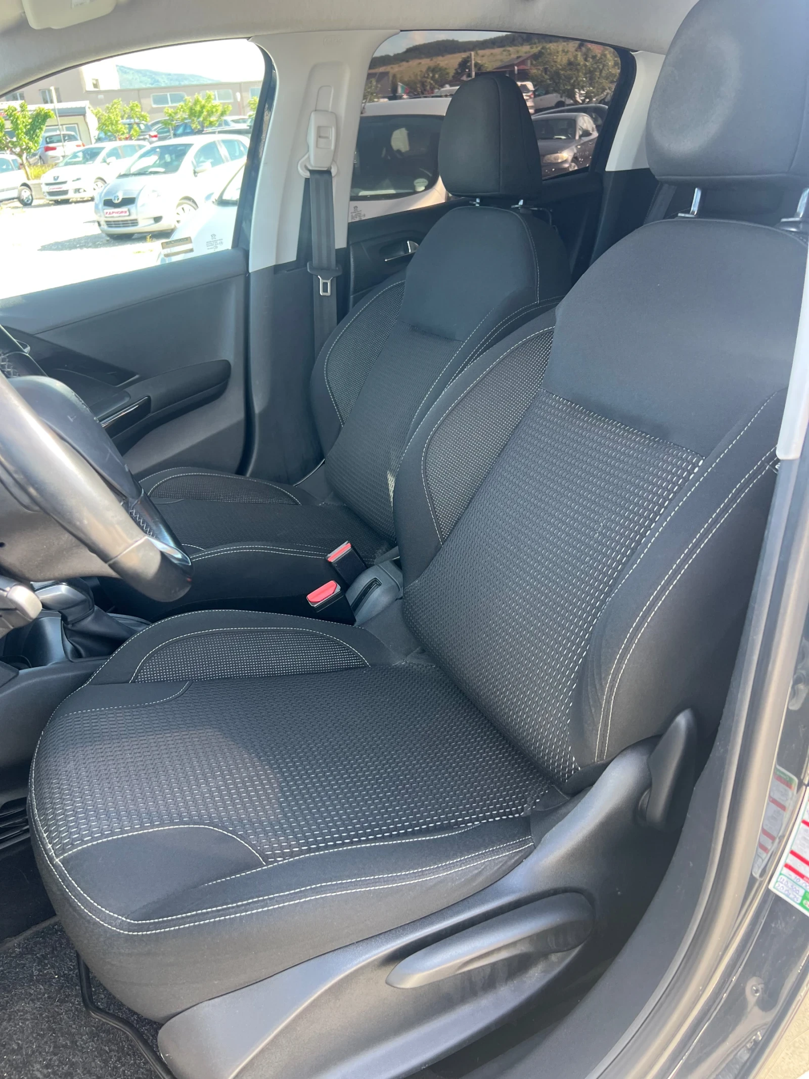 Peugeot 208 1.6BlueHDI 120.000km!!! Камера!!! | Mobile.bg — изображение 11