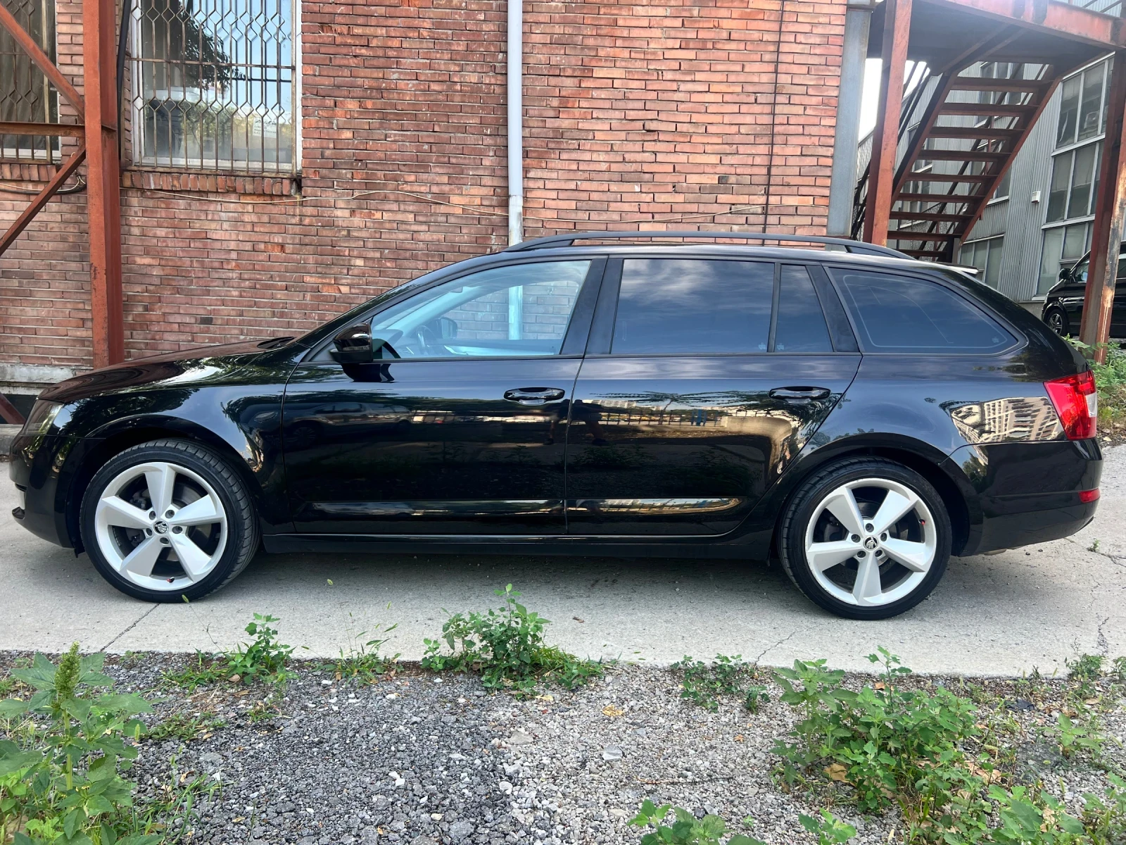 Skoda Octavia DSG 4x4 Carplay - изображение 2