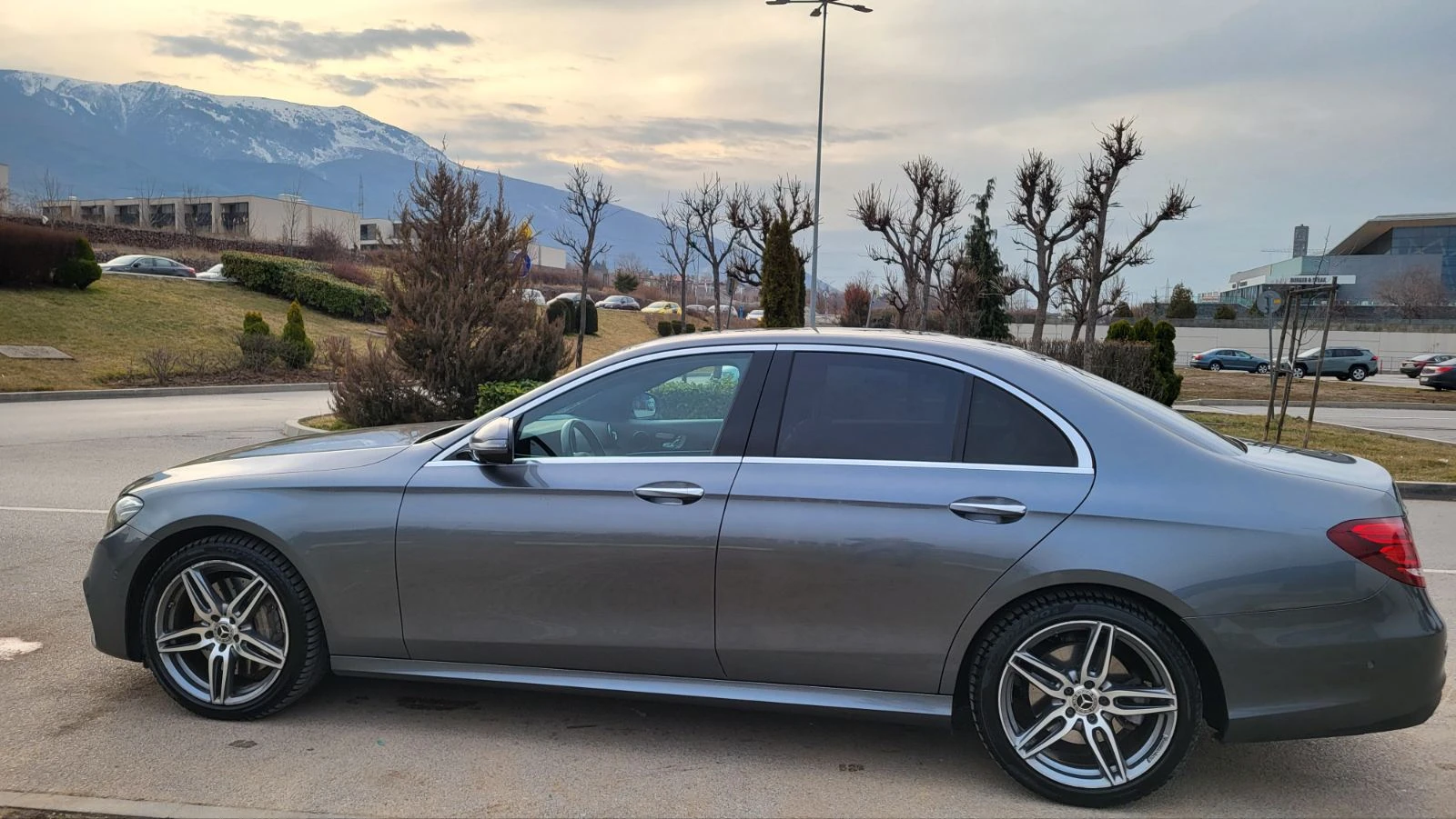 Mercedes-Benz E 400, снимка 4 - Автомобили и джипове - 53848027