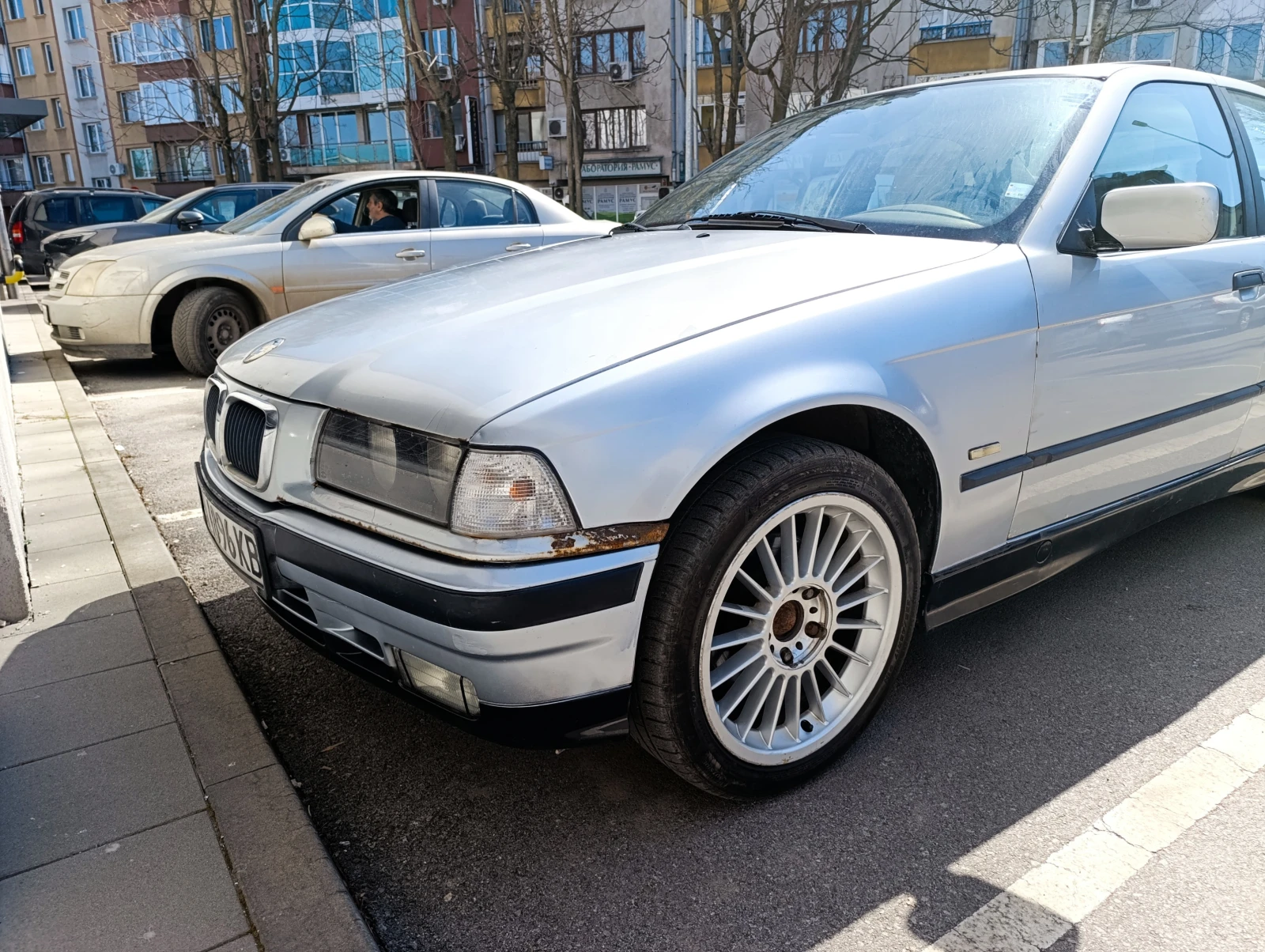 BMW 320, снимка 2 - Автомобили и джипове - 53956776