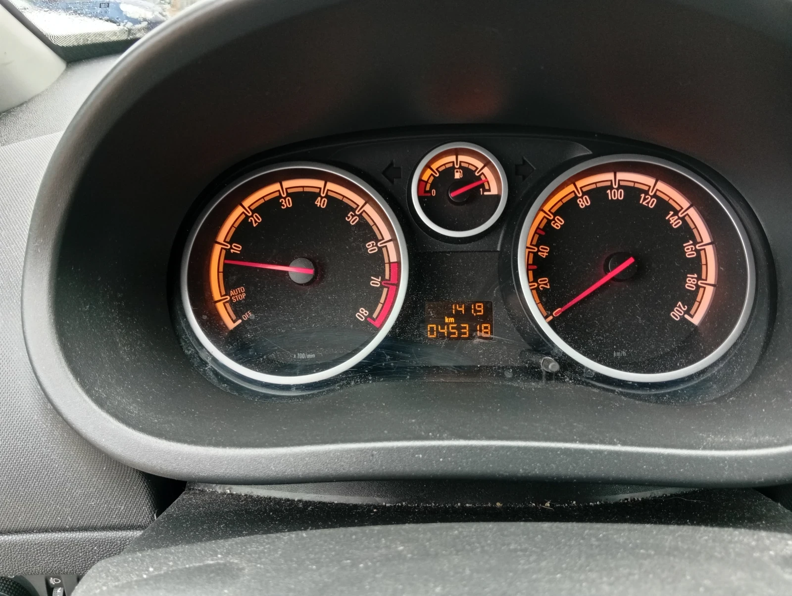 Opel Corsa 1.4 i, снимка 11 - Автомобили и джипове - 54186486