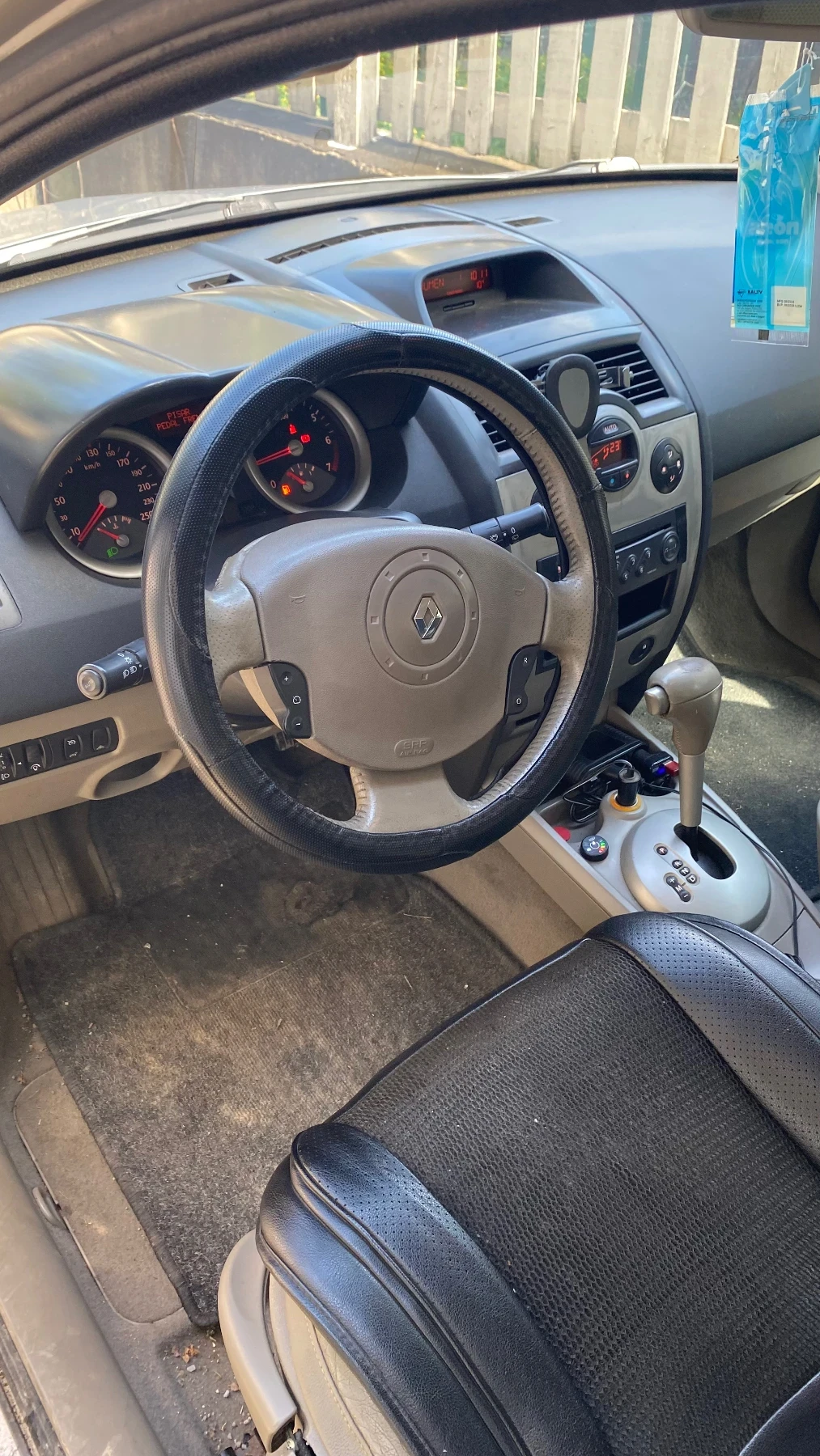 Renault Megane 2.0 16v, снимка 5 - Автомобили и джипове - 54379184