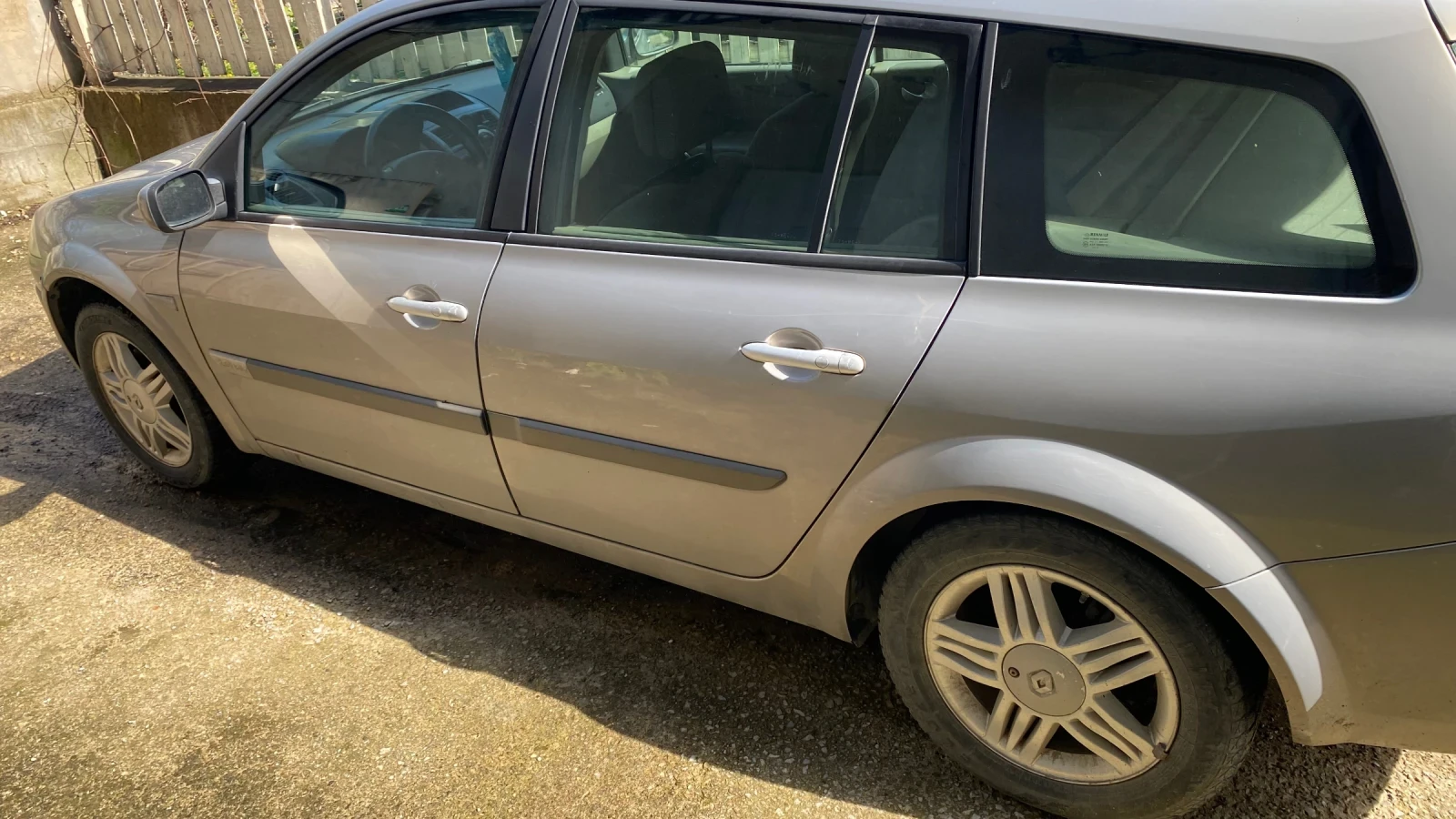 Renault Megane 2.0 16v, снимка 2 - Автомобили и джипове - 54379184