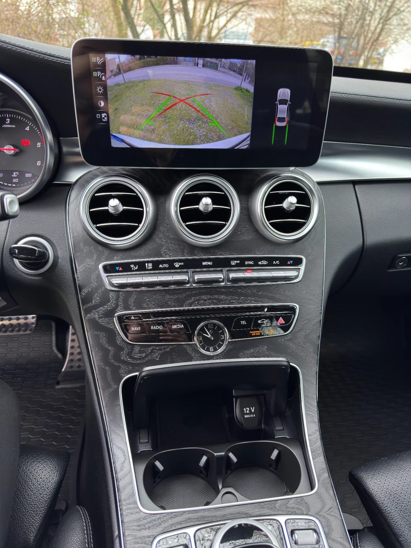 Mercedes-Benz C 220 * ВИДЕО* Full Amg line, HeadUp, Distronic, CarPlay, снимка 11 - Автомобили и джипове - 54866194