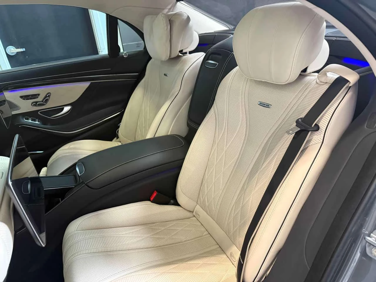 Mercedes-Benz S 63 FULL * ТЕЛЕВИЗОРИ * НОЩНО ВИЖДАНЕ * КАРБОН, снимка 10 - Автомобили и джипове - 54904776