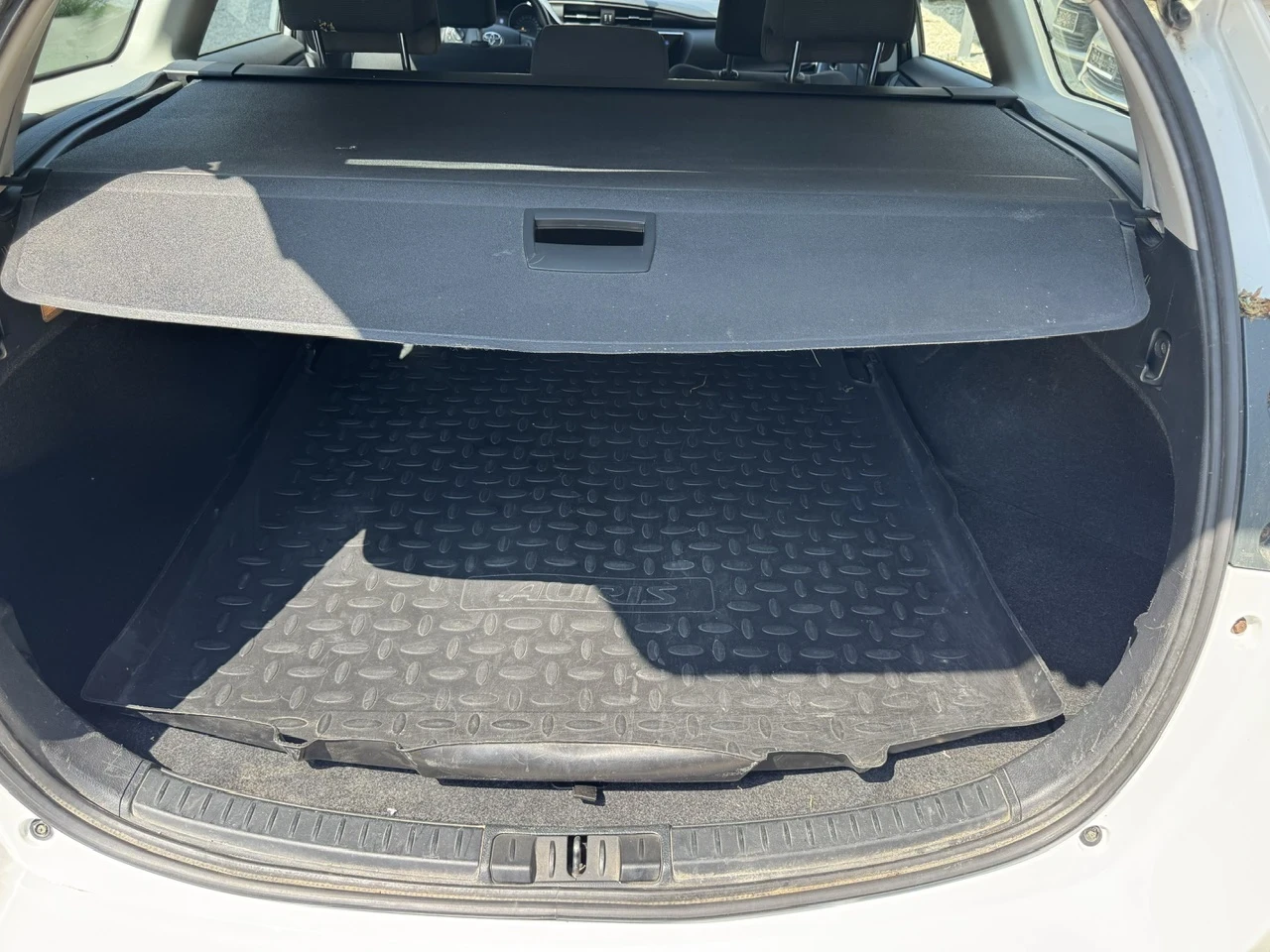 Toyota Auris 1.8i Hybrid/Facelift, снимка 13 - Автомобили и джипове - 55248563
