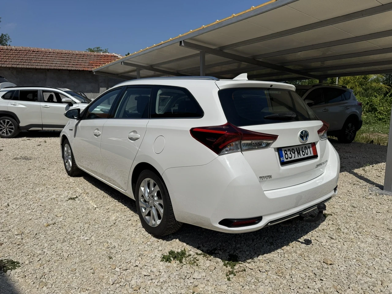 Toyota Auris 1.8i Hybrid/Facelift, снимка 3 - Автомобили и джипове - 55248563
