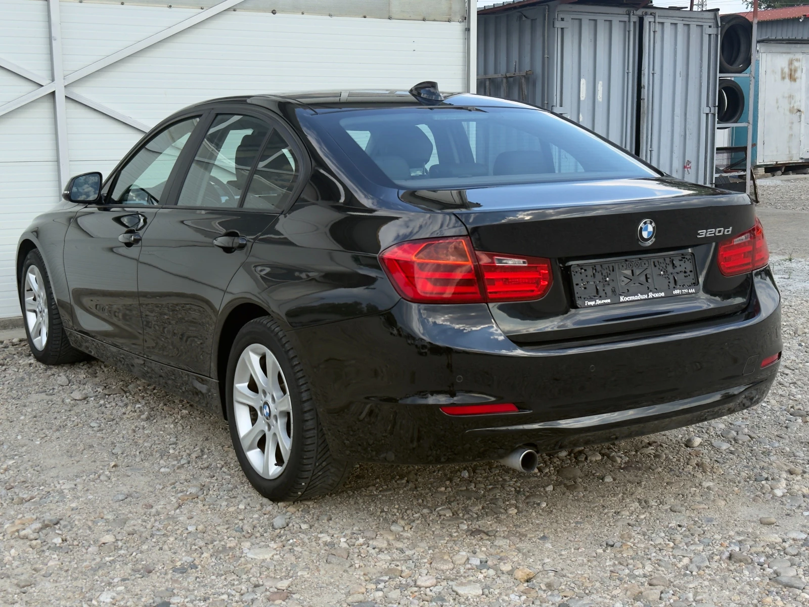 BMW 320 2.0D Facelift/Автоматик/Навигация/Собствен лизинг, снимка 6 - Автомобили и джипове - 55449528