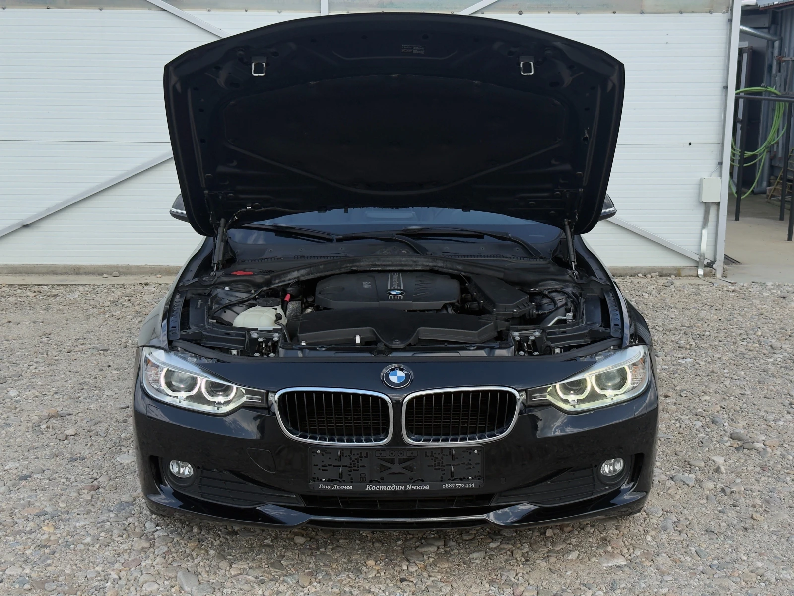 BMW 320 2.0D Facelift/Автоматик/Навигация/Собствен лизинг, снимка 16 - Автомобили и джипове - 55449528
