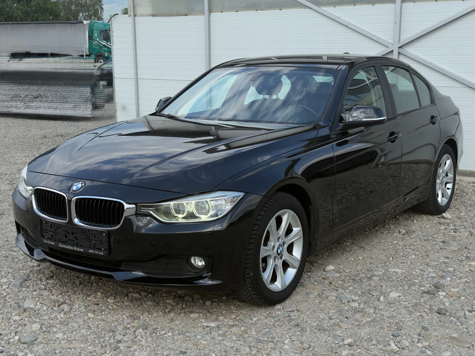 BMW 320 2.0D Facelift/Автоматик/Навигация/Собствен лизинг, снимка 8 - Автомобили и джипове - 55449528