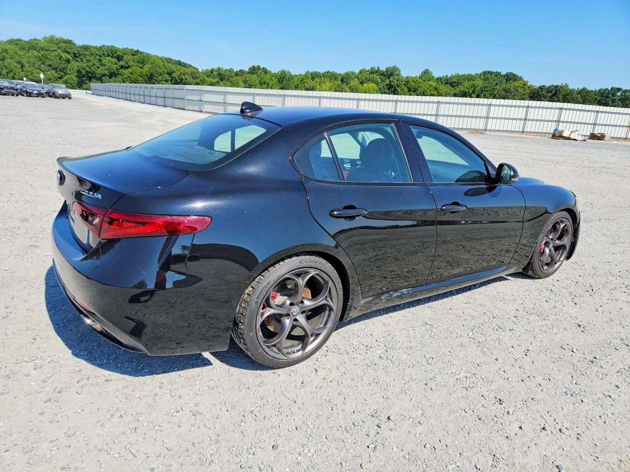 Alfa Romeo Giulia 2.0l Ti, снимка 3 - Автомобили и джипове - 55586713