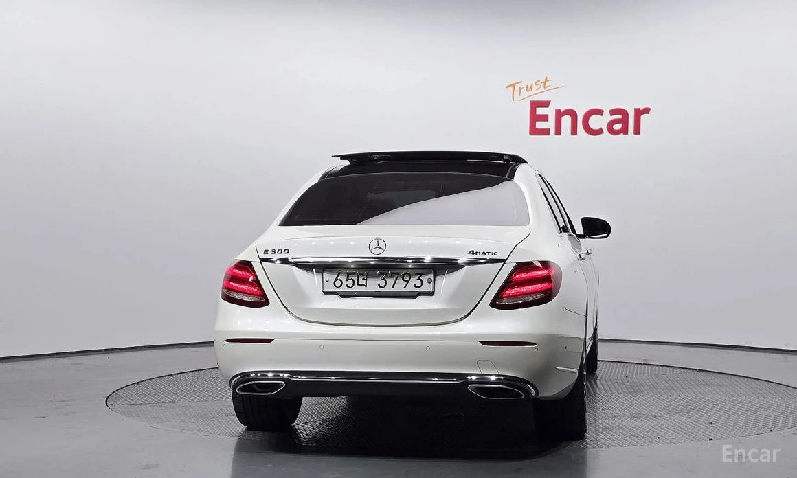 Mercedes-Benz E 300, снимка 4 - Автомобили и джипове - 55662142