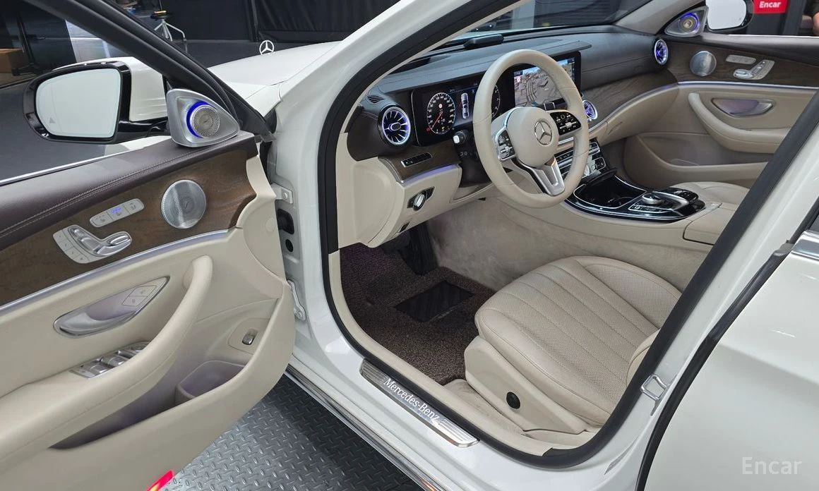 Mercedes-Benz E 300, снимка 10 - Автомобили и джипове - 55662142