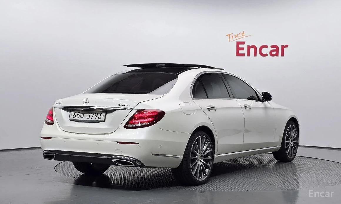 Mercedes-Benz E 300, снимка 2 - Автомобили и джипове - 55662142